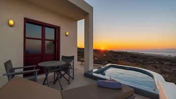Family Villa, Sea View | Outdoor dining