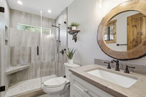 Bathroom - LUX 1BR Elk River Cabin at Eagle's Nest + Hot Tub—pure cozy joy awaits! (Banner Elk)