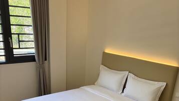 Comfort Double or Twin Room, Courtyard View | Laptop workspace, free WiFi