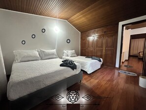 Deluxe Double Room, City View | Free WiFi - casa hotel imperion  (Bogotá, D.C.)