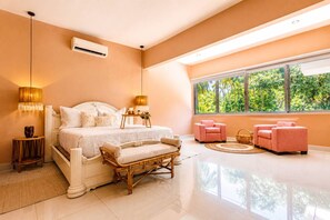 Tabla de planchar con plancha, wifi y ropa de cama 