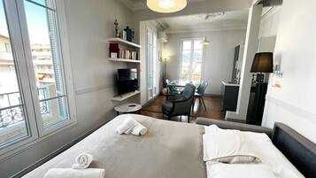 Iron/ironing board, free WiFi, bed sheets