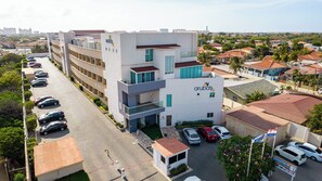 Exterior - New Arubaslife Duplex 155 m2 Palm Beach Aruba 3BR/3BA  10 Pax max (Noord)