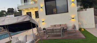 Strobia Luxury Chalet 3 Bedrooms 5 Bathrooms with Pool & Jacuzzi & Sunset Views