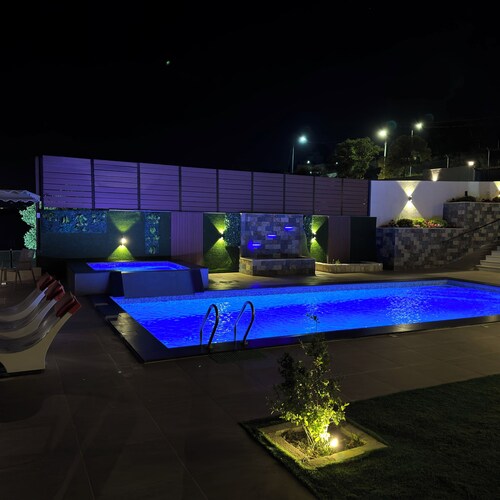 Strobia Luxury Chalet 3 Bedrooms 5 Bathrooms with Pool & Jacuzzi & Sunset Views