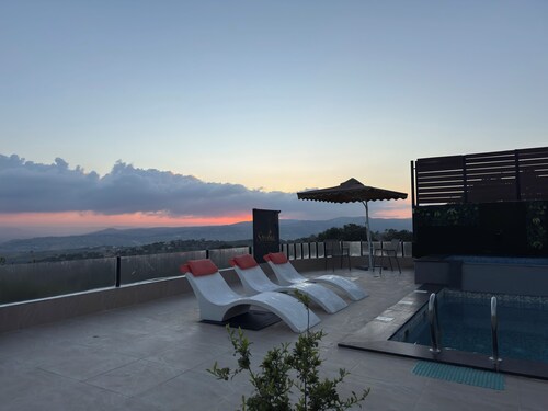Strobia Luxury Chalet 3 Bedrooms 5 Bathrooms with Pool & Jacuzzi & Sunset Views