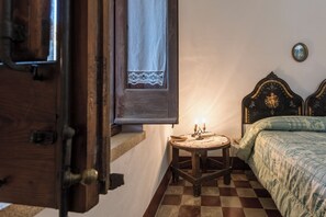 Standard-Apartment, Terrasse, Blick auf den Innenhof