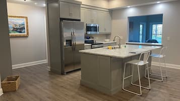 Apartamento familiar, vistas al jardín | Cocina privada