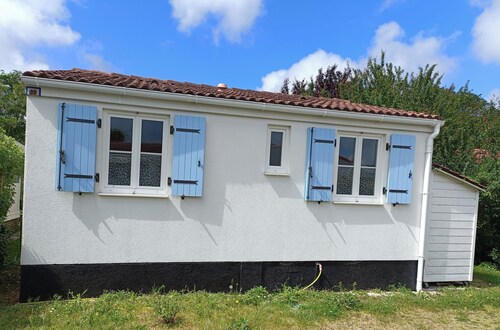 Chalet 4p. Leisure residence with swimming pool, close to shops and markets,