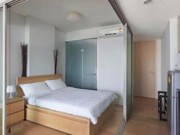 1 chambre, fer et planche à repasser, Wi-Fi, draps fournis