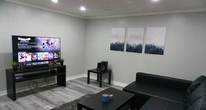 Modern 3 Bedroom Guest Suite