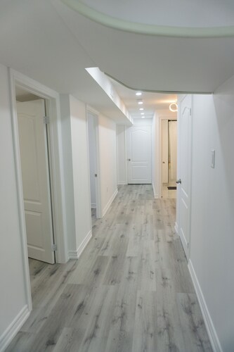 Modern 3 Bedroom Guest Suite