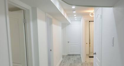 Modern 3 Bedroom Guest Suite