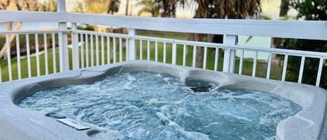 Outdoor spa tub