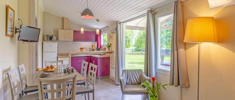 Cottage | Dining