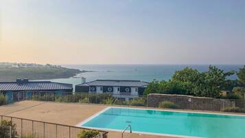 Apartment | Pool | Outdoor pool