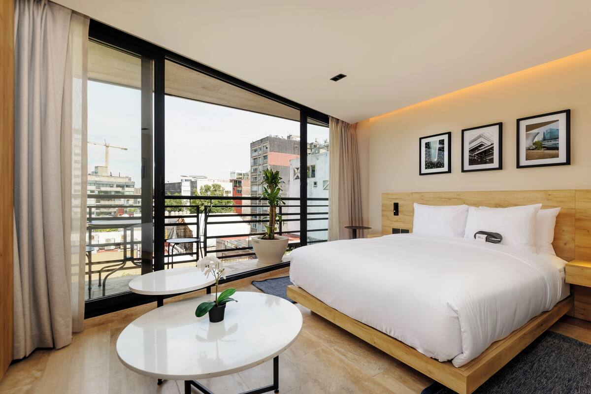Loft (03) | Setrika/meja setrika, Wi-Fi gratis, dan didekorasi berbeda-beda