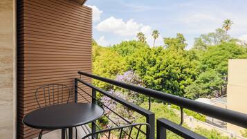 Deluxe Loft | Balcony