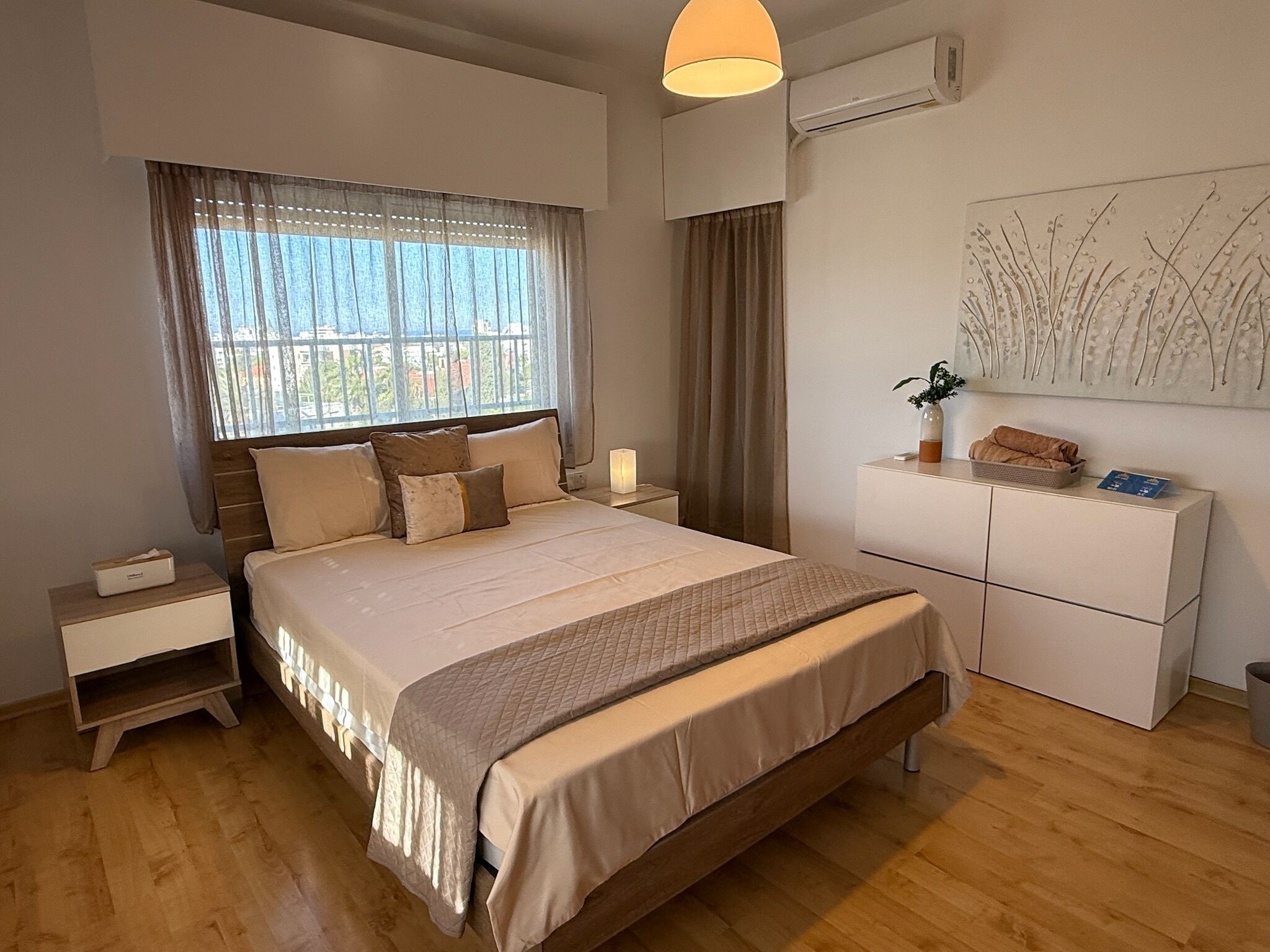 3 bedrooms, desk, iron/ironing board, free WiFi