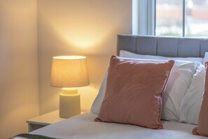 Iron/ironing board, free WiFi, bed sheets