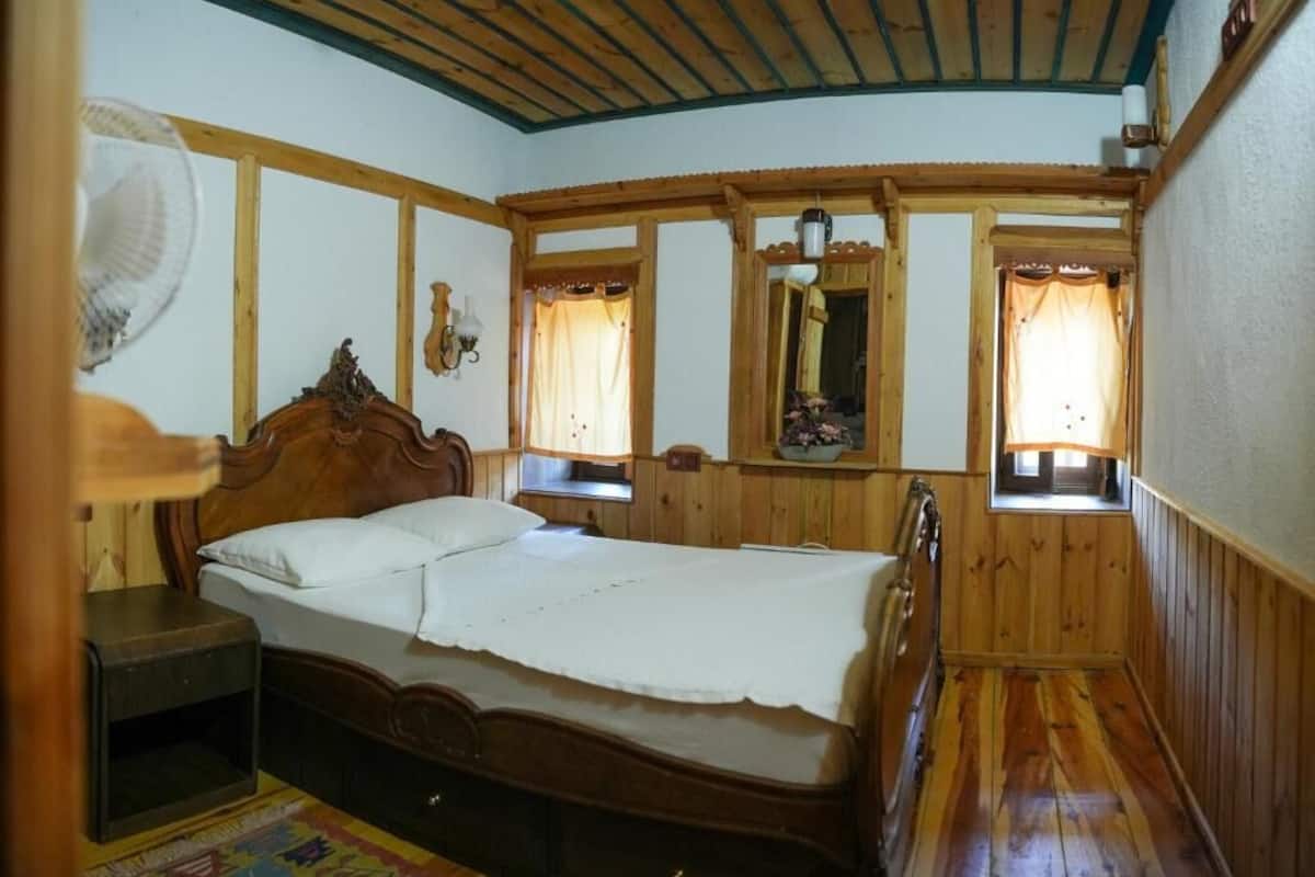 Standard Double Room, Mountain View | Free WiFi