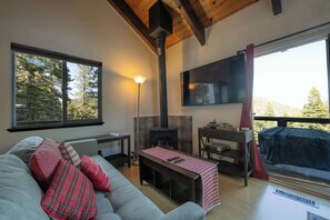 Stadtwohnung, Mehrere Betten, Balkon, Bergblick (Tramway Haus) | Wohnbereich