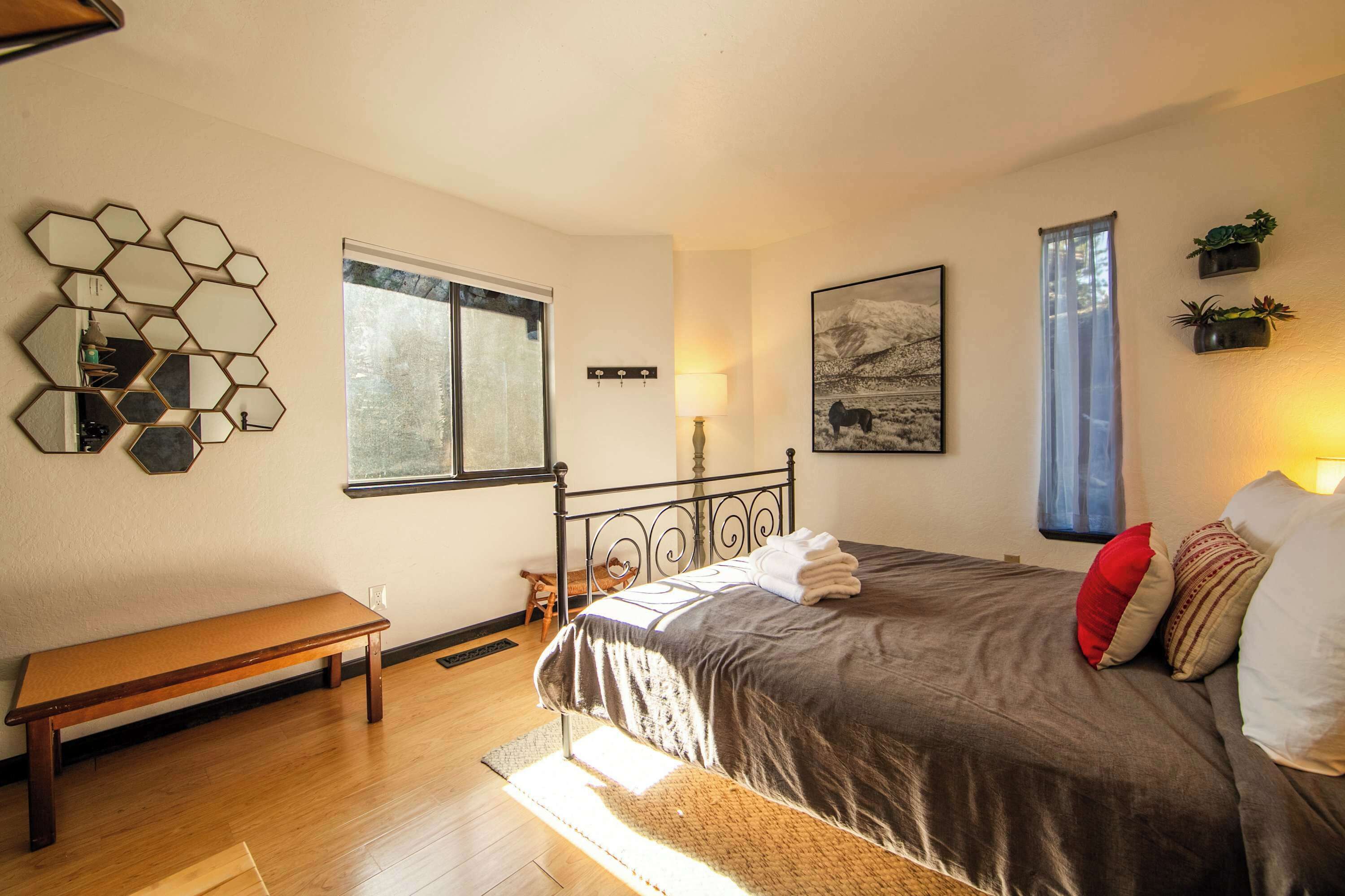 Townhome, Multiple Beds, Balcony, Mountain View (Tramway Haus) | 2 bedrooms, individually decorated, individually furnished, desk