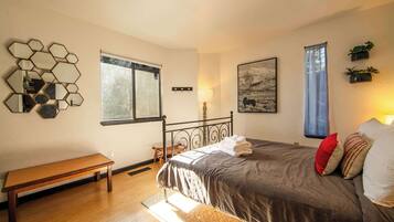 Townhome, Multiple Beds, Balcony, Mountain View (Tramway Haus) | 2 bedrooms, individually decorated, individually furnished, desk