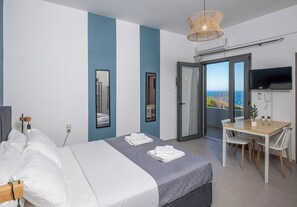 4 bedrooms, iron/ironing board, travel cot, WiFi - Rock Of Angel Villa 4 bds 3 ba with stuning Sea view! (Gazi)