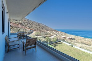 Terrace/patio - Rock Of Angel Villa 4 bds 3 ba with stuning Sea view! (Gazi)
