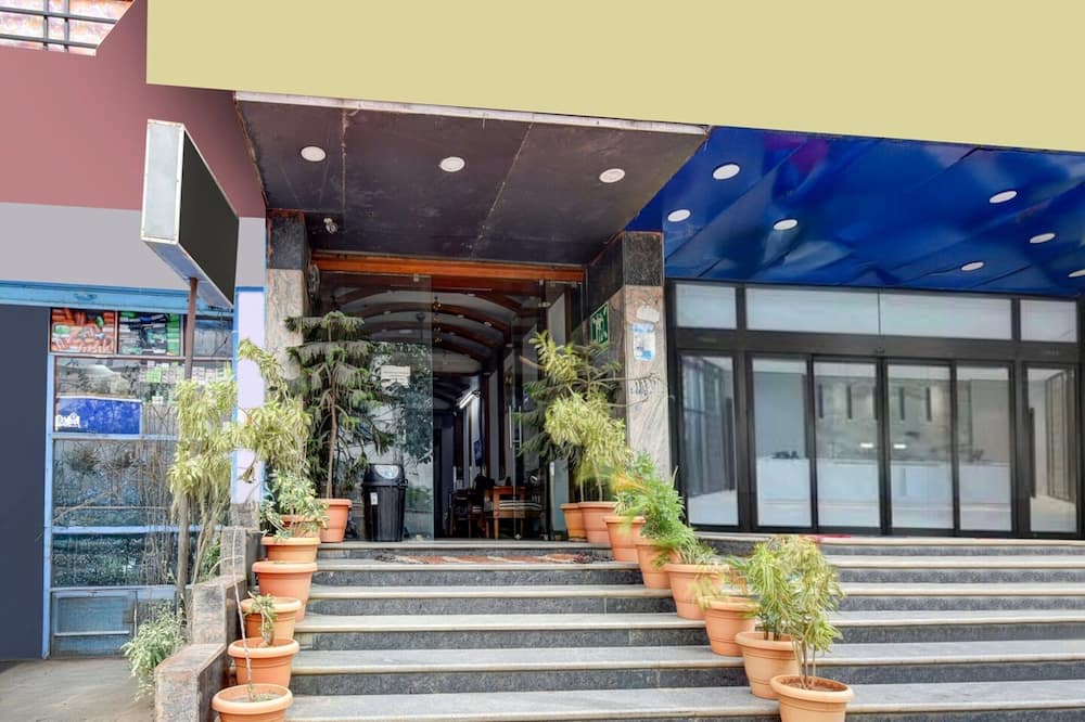 Deluxe With Twin Bed Delight Inn Gachibowli
