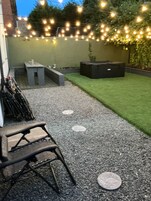 Casa, 4 quartos, sacada | Jardim