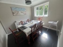 Casa, 4 quartos, sacada | Sala de jantar