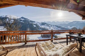 Outdoor dining - Vrbo Property (Le Grand-Bornand)