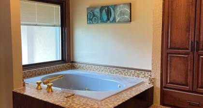 3 bedrooms, living room, 2.5 baths, kitchen, 2 outdoor patio, mini-bar, Wi-Fi.
