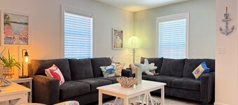 3 bedroom house in Oak Island, NC. Close to Beach, Family Friendly & Firepit