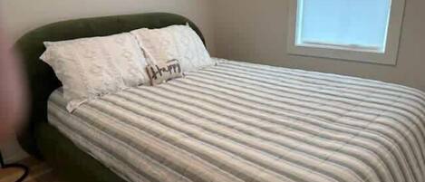 WiFi, bed sheets