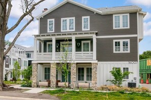 Exterior - Union Pier Stunner: Brand New with Pool Access (Union Pier)