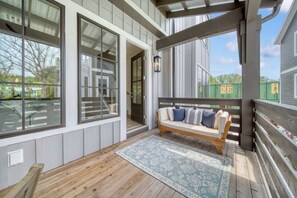 Terrace/patio - Union Pier Stunner: Brand New with Pool Access (Union Pier)