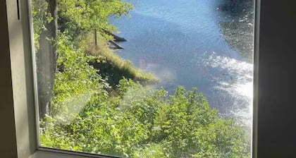 The "Shack" on the River - Ideal location!