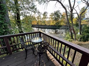 Outdoor dining - The "Shack" on the River - Ideal location! (New Paltz)