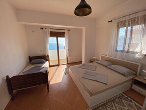 Room - Adorable 1-bedroom apartment with AC in vibrant Saranda (Saranda)