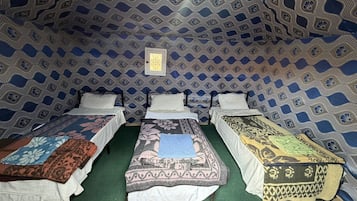 Dreibettzimmer | Kostenloses WLAN, Bettwäsche