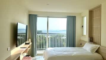 Habitación superior con 2 camas individuales, balcón, vistas a la bahía | Espacio para trabajar con un portátil, wifi gratis, ropa de cama