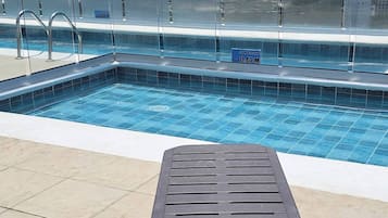 LĂ€genhet - 2 sovrum - utsikt mot staden | Pool | Inomhuspool