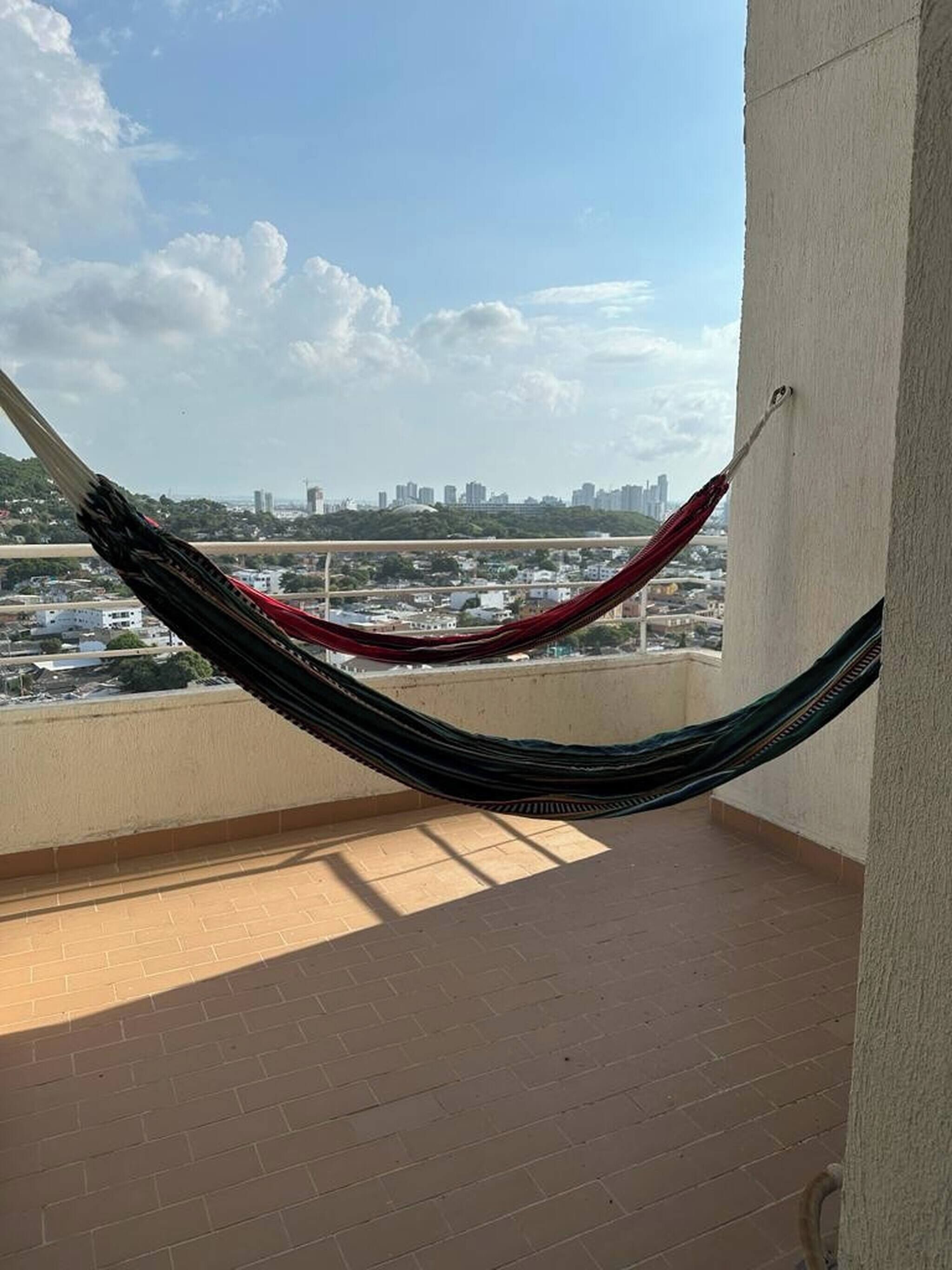 Appartamento, 2 camere da letto, vista città | Balcone