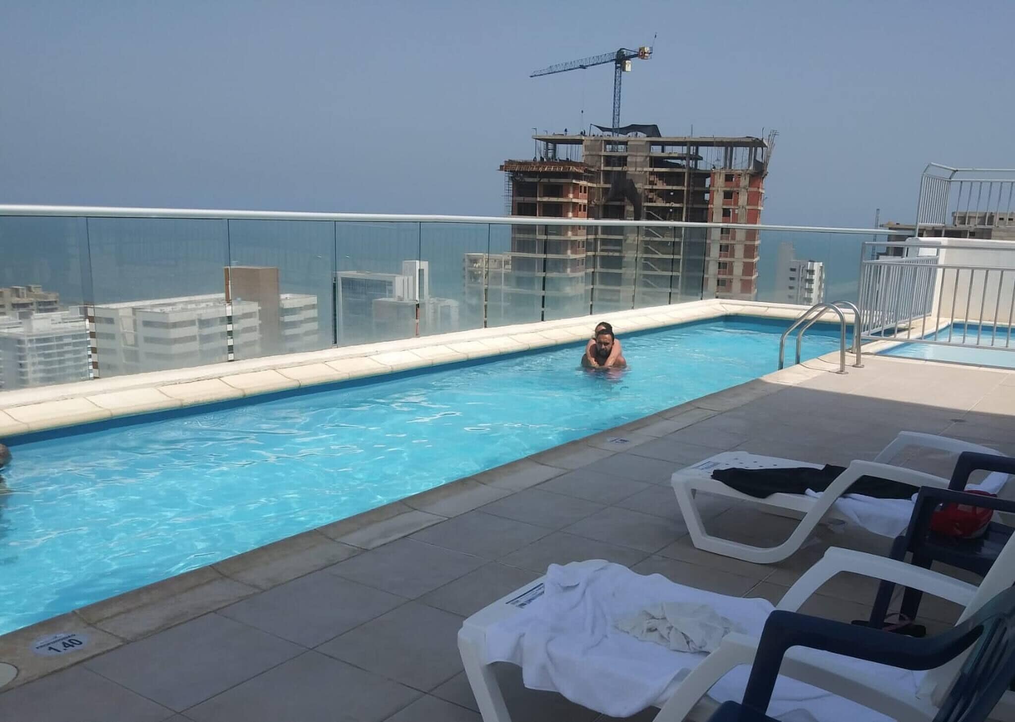 حمام سباحة