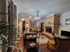 Living area - Villa Saint-Jacques on the heights of Bastia (Bastia)