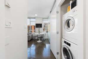 Interior - 1 BR Apartment Downtown (Vancouver)