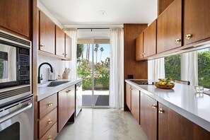 Fridge, microwave, oven, stovetop - Mid-Century Retreat Near El Paseo (Palm Desert)